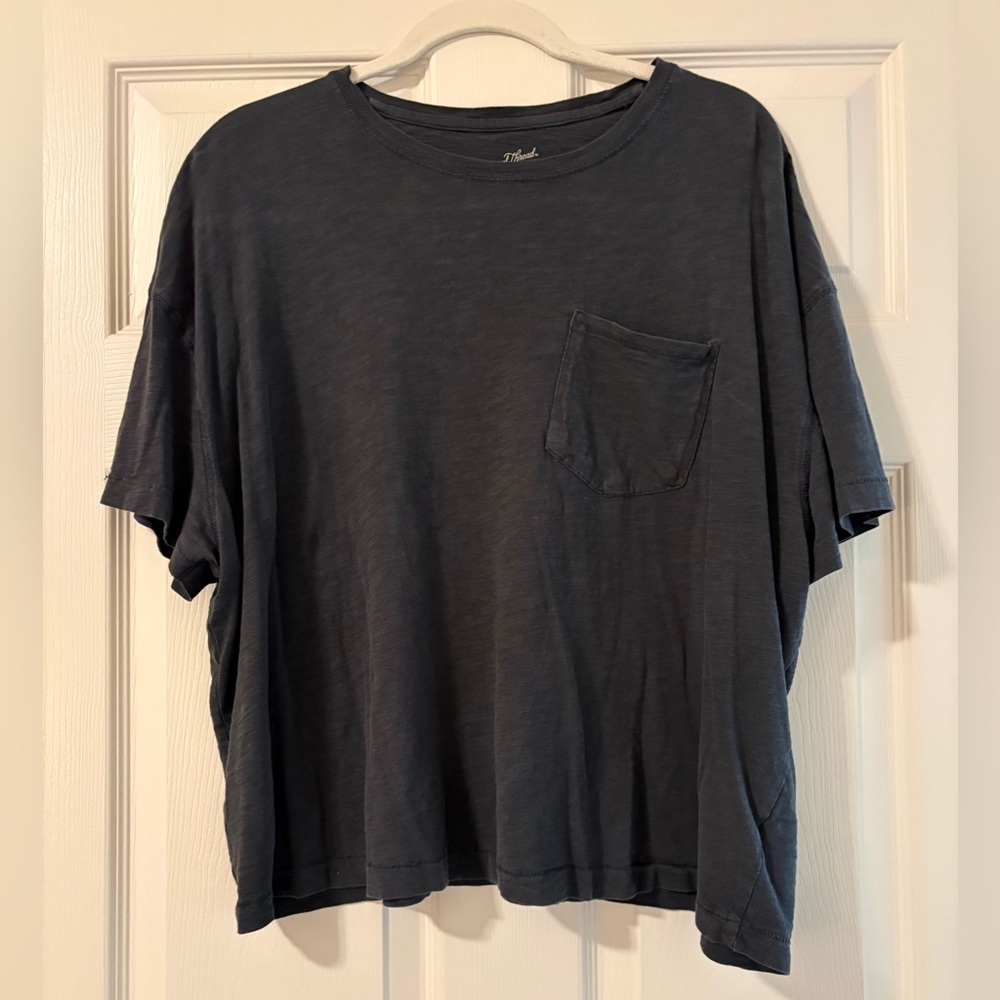 Women’s charcoal pocket tee